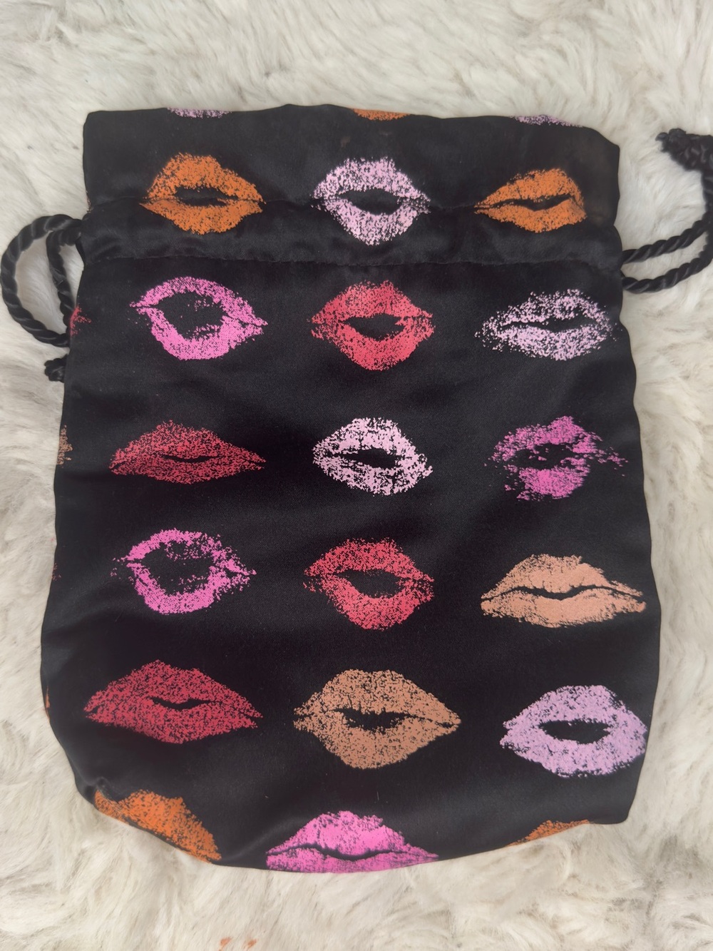 Black Lip Print Drawstring Makeup Bag - Multi Pink/Red/Peach